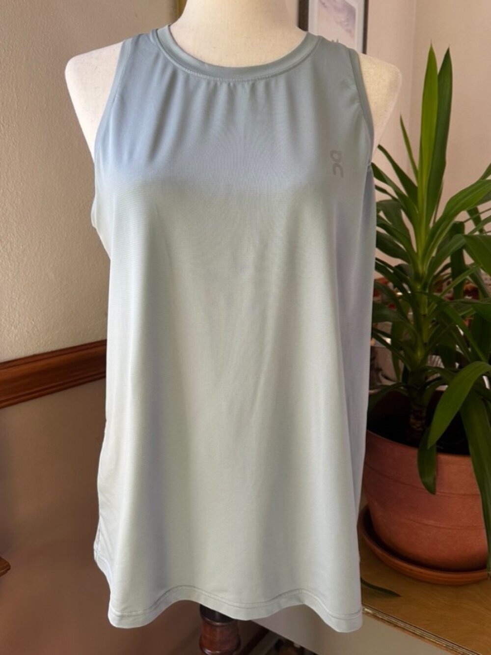 On Running Women's Core Tank, Light Sea Blue, Large, EUC